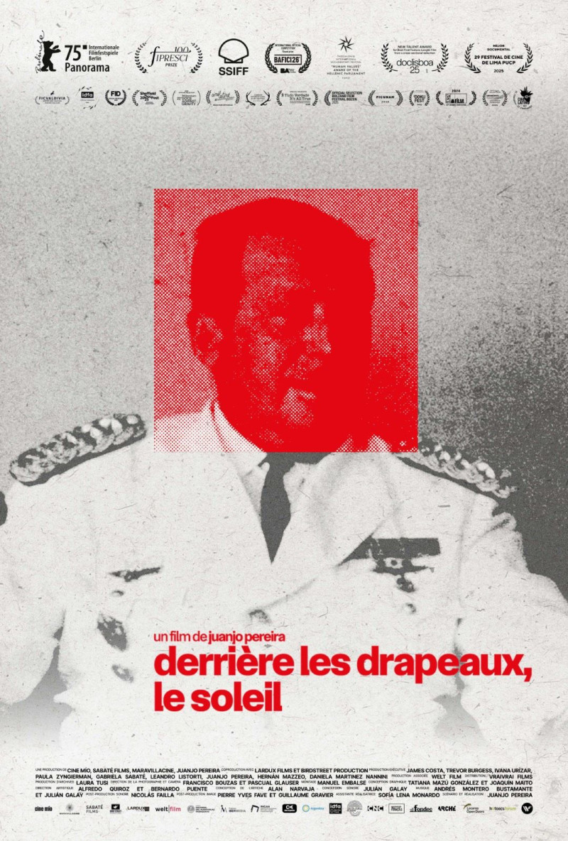 Affiche du film Derrière les drapeaux, le soleil